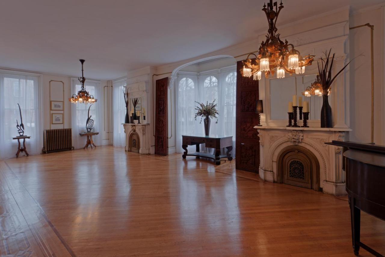 뉴욕 Akwaaba Mansion B&B 외부 사진